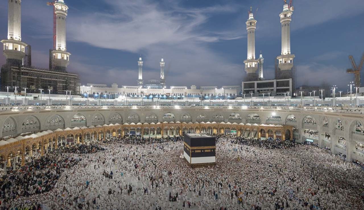 Umrah by Bus From Dubai